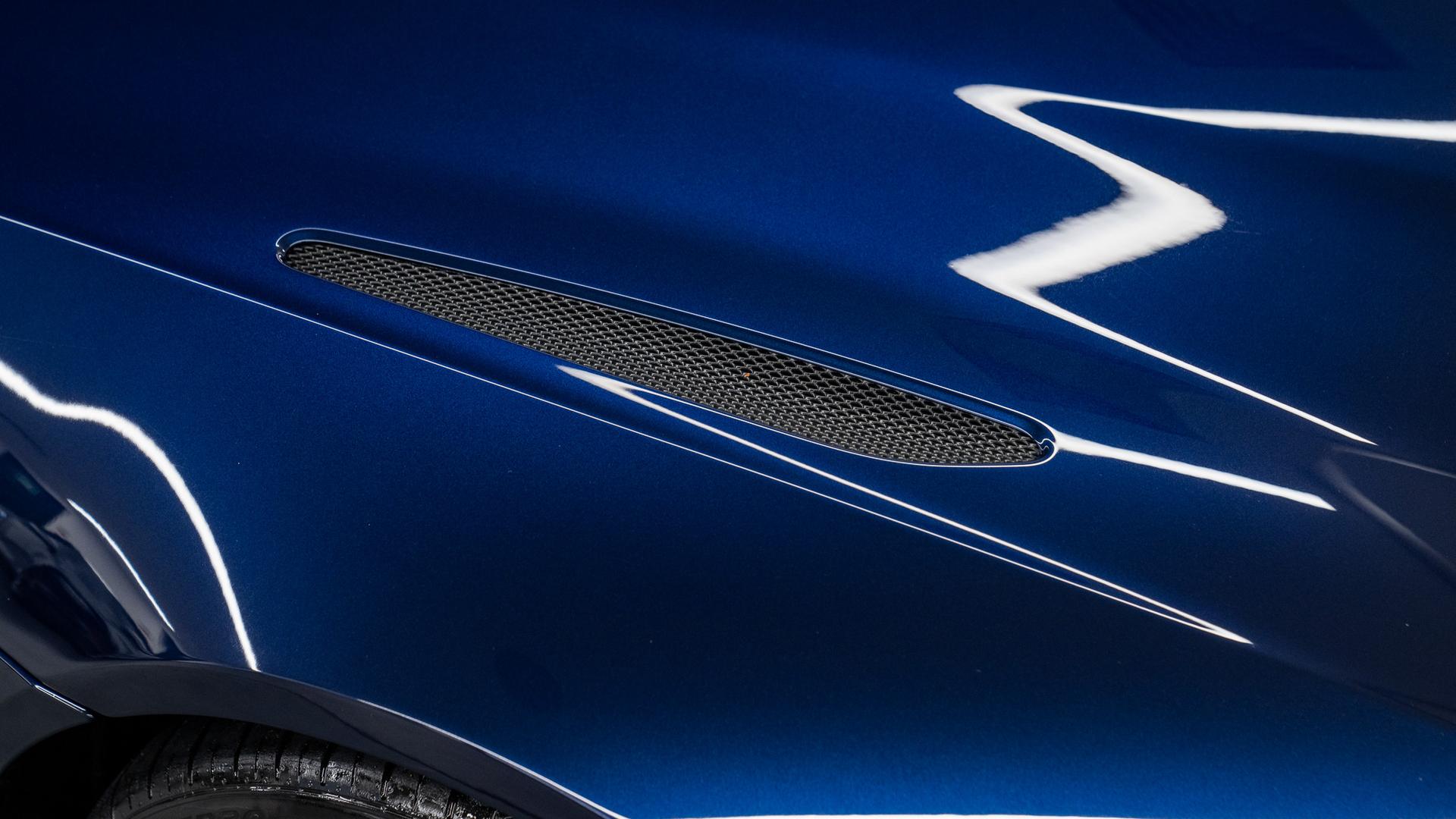 Aston Martin Vantage Photo 12c57a1e-de3d-4e70-996c-3dc5aa3005c8.jpg