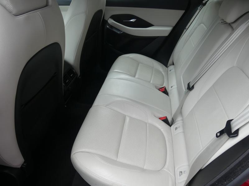 Jaguar E-PACE Photo 12cf41cb-6dbc-439c-9225-c3f3c8043acc.jpg