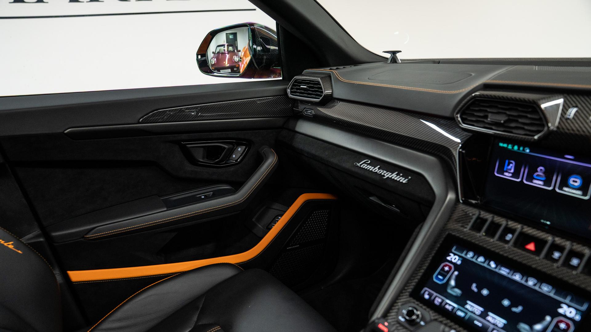 LAMBORGHINI Urus Photo 12e4d1f4-10ac-4441-b857-2cb772323e9b.jpg
