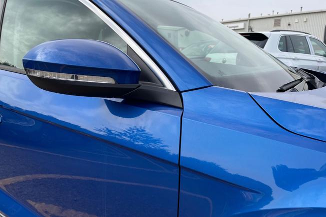VOLKSWAGEN T-Roc Photo 19
