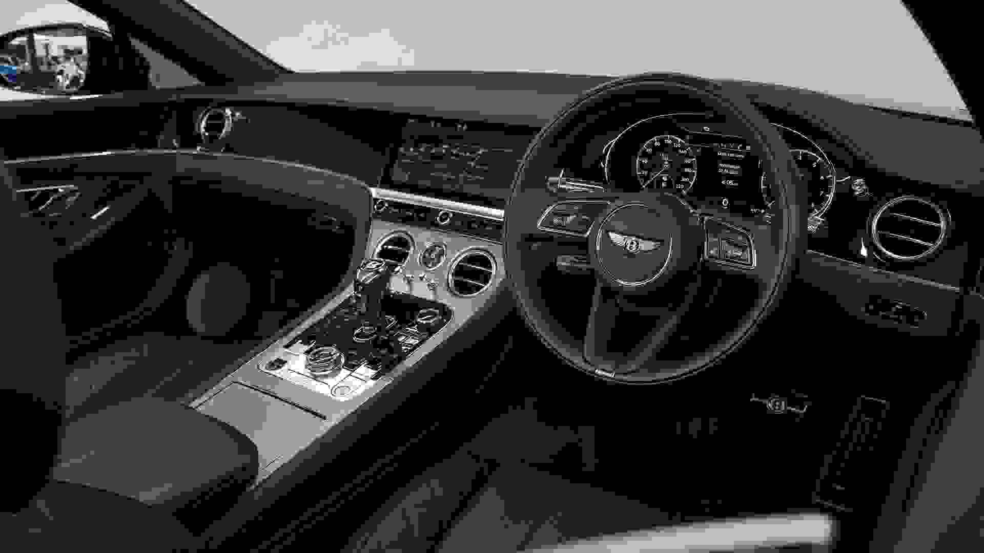 Bentley Continental GTC Photo 12f70716-0426-46ac-a39c-07f8b7e35705.jpg