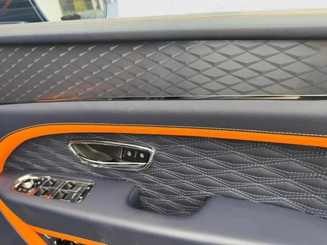 BENTLEY Bentayga Photo 27