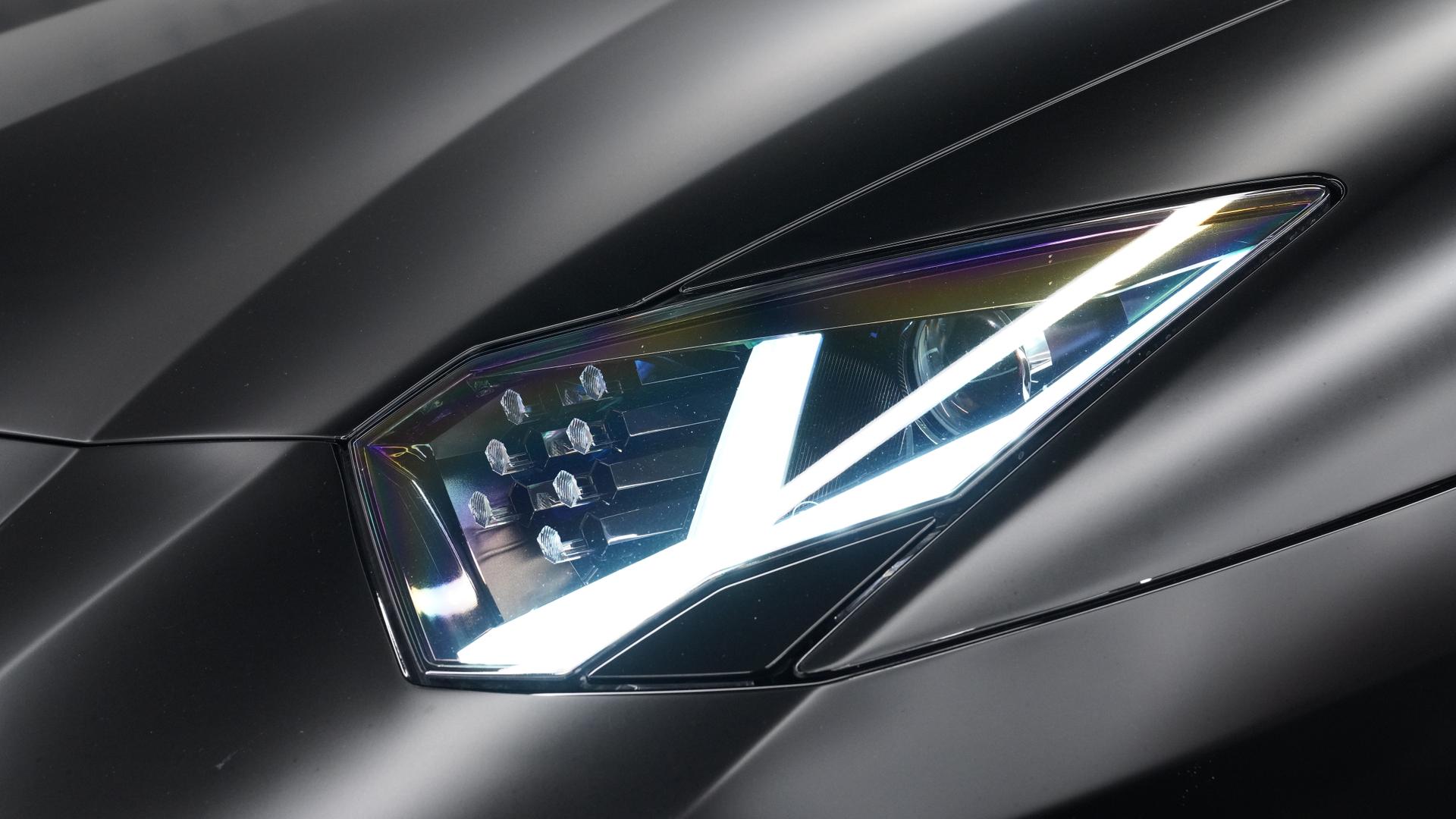 LAMBORGHINI Aventador Photo 131077c6-d6a5-4f1b-9107-40bac07df531.jpg