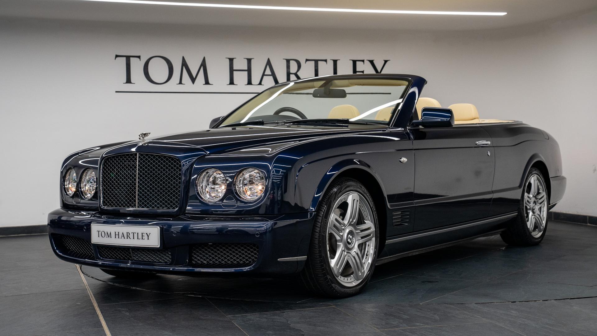 Bentley Azure Photo 1321ab89-1195-4a42-b0cc-841bb16ddff5.jpg