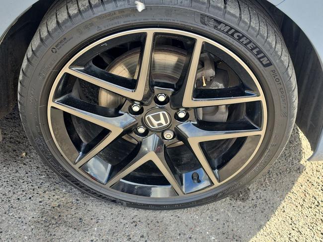 Honda Civic Photo 1328e287-49d0-4f14-bd68-556f0e2faf0e.jpg