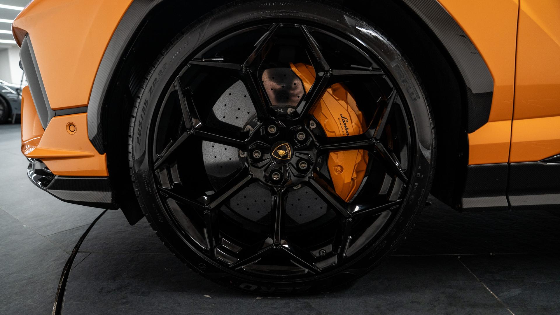LAMBORGHINI Urus Photo 13306fef-71a6-4088-8419-4fcf2466dd21.jpg
