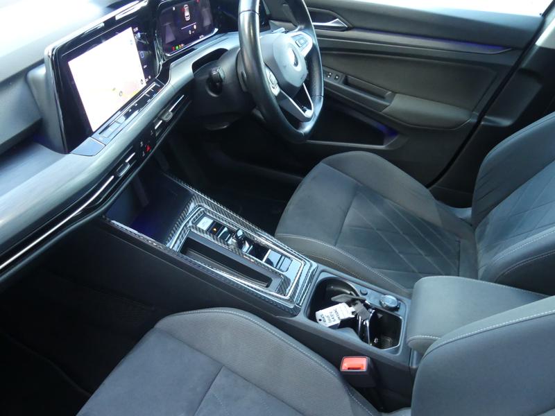 Volkswagen Golf Photo 133240bf-8d39-47b5-a539-6905020b08d5.jpg