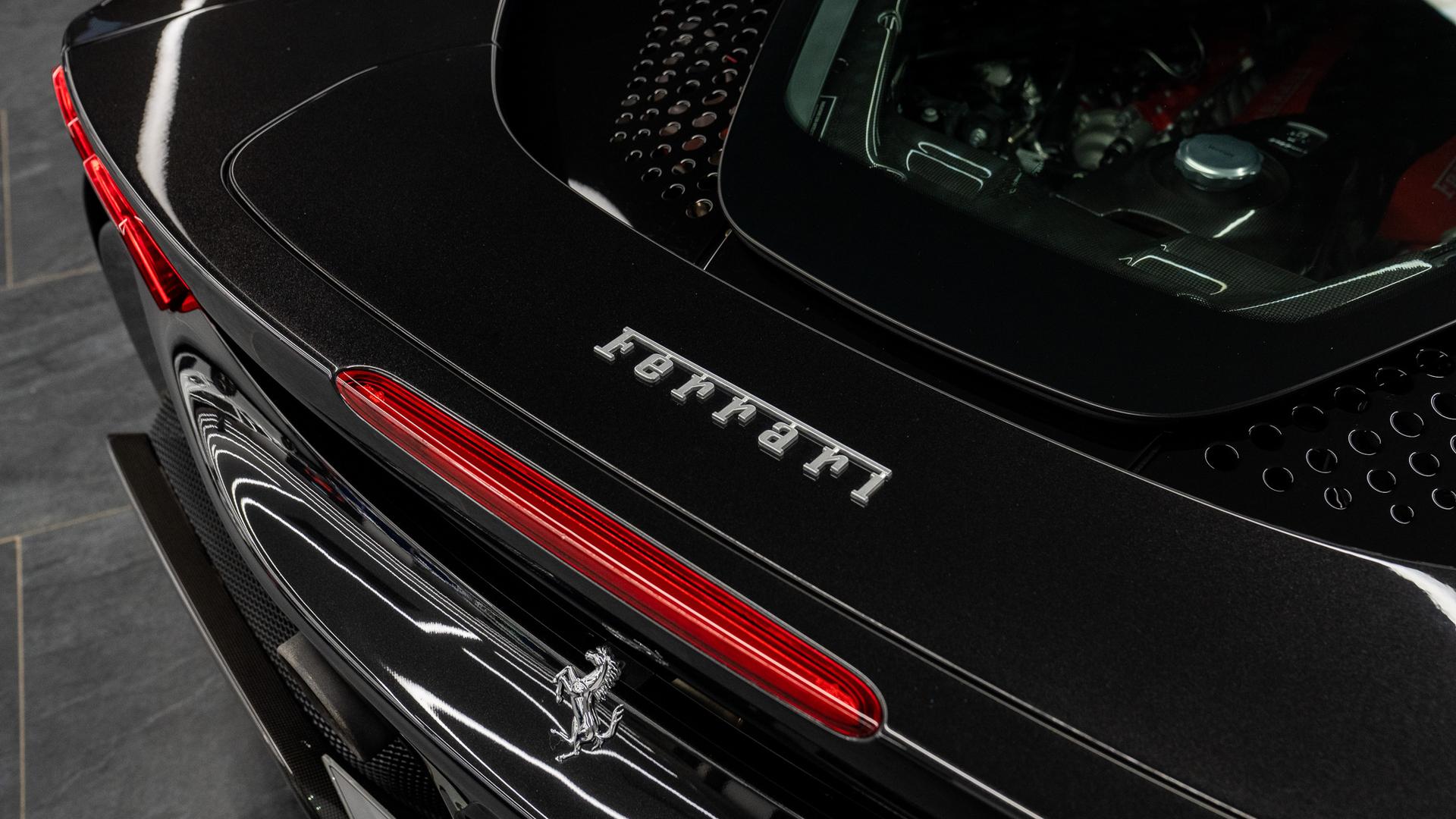 Ferrari SF90 Photo 13385b78-bc34-4f6f-9bfe-1a5abfcb3166.jpg