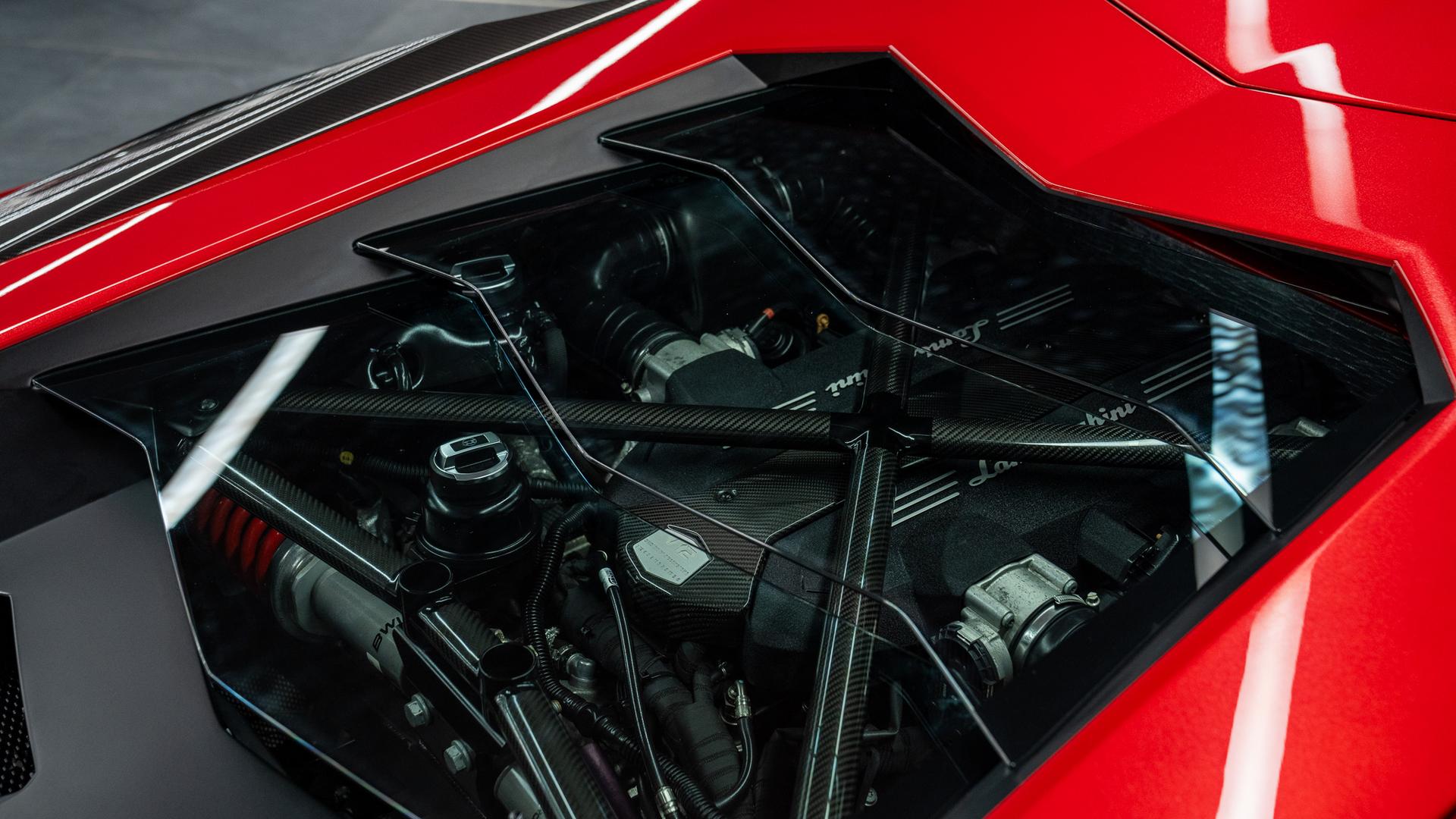 LAMBORGHINI Aventador Photo 133a27e2-0098-46cc-83d8-7e8dc9878ba5.jpg
