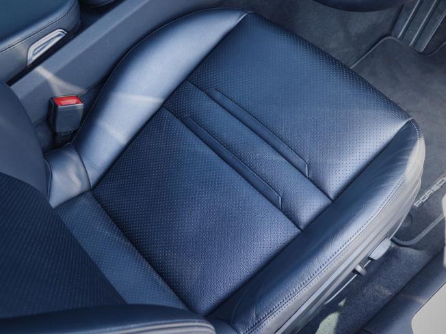 PORSCHE Panamera Photo 24