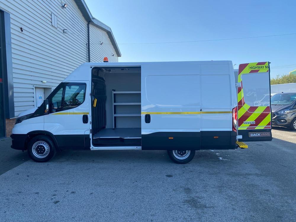 Iveco Daily 35S14 Photo 135336eb-dc30-48c4-b1f2-08f50753daa2.jpg