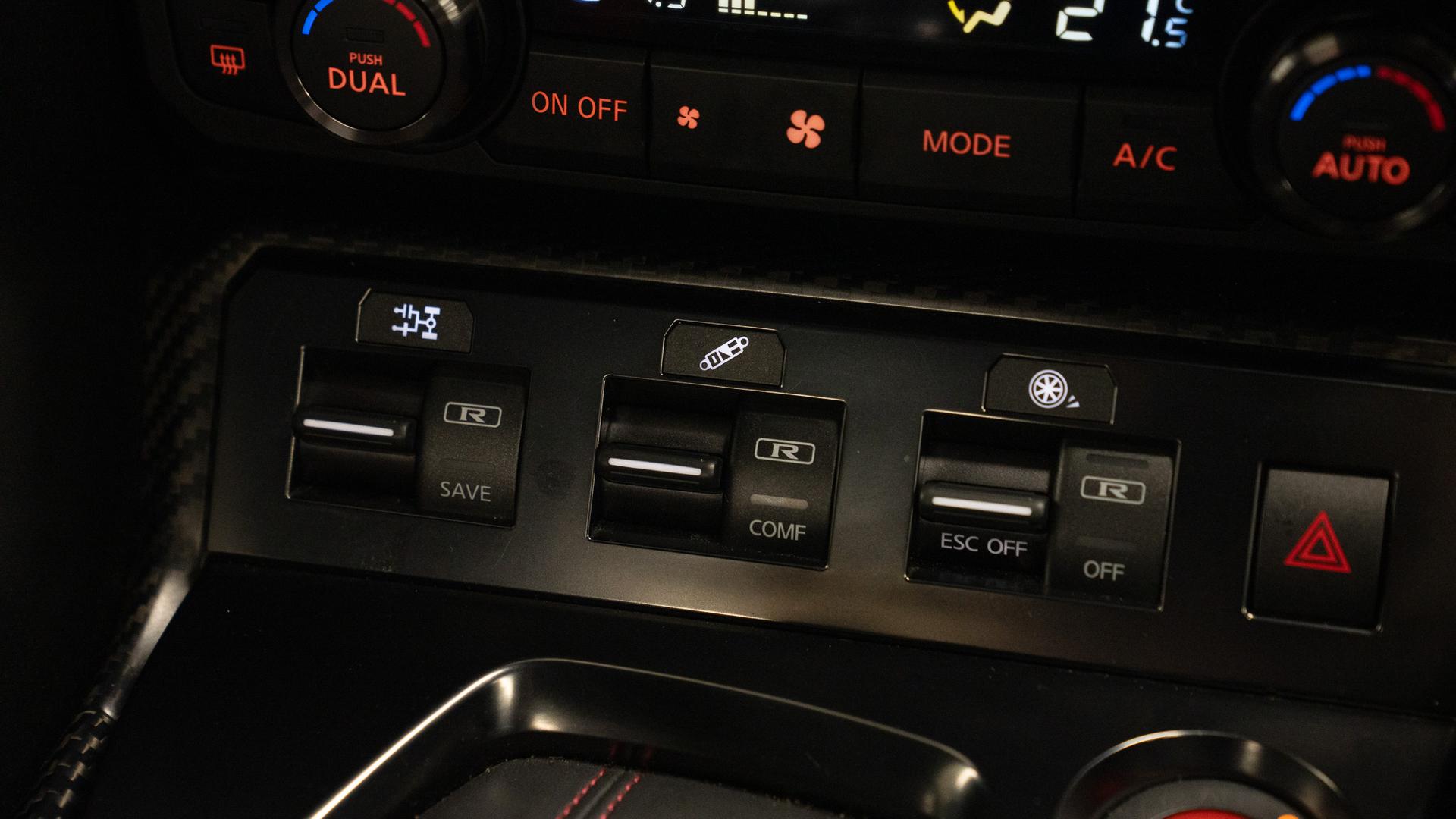 Nissan GT-R Photo 136a0fff-491d-4df3-bad8-f4196e8632ab.jpg