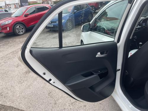 Kia Picanto Photo 136b3d0e-a3ce-4b13-b222-f910bed12d9f.jpeg