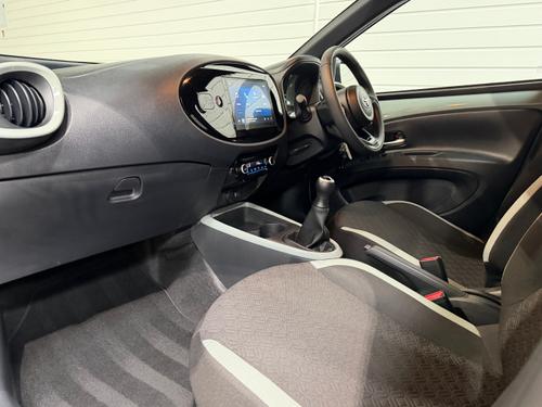 Toyota Aygo X Photo 136e6556-86fa-43ff-aa6d-c68c35da909c.jpeg