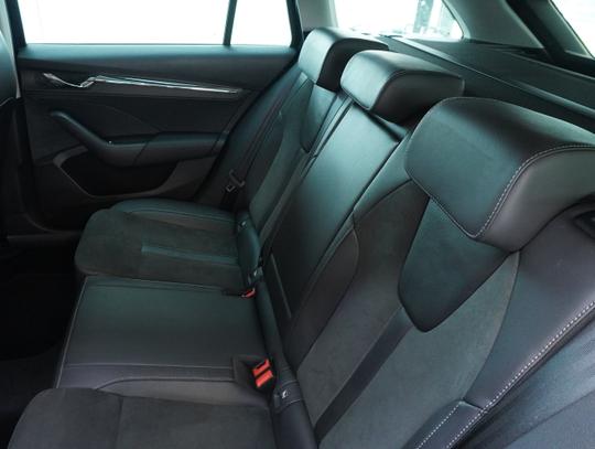 Skoda Octavia Photo 137010e2-3c51-4b79-81e7-241a358562f6.jpg