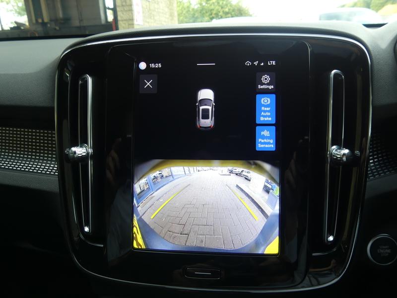 Volvo XC40 Photo 1399d48a-6878-4e81-bf5b-c24e3d657e5c.jpg