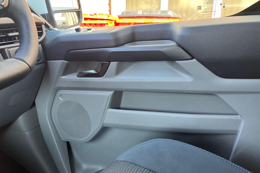 Ford TRANSIT CUSTOM Photo 13ad0b71-93b7-4e87-a75f-e75a91fc5beb.jpg