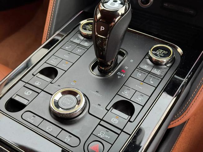 BENTLEY Flying Spur Photo 17
