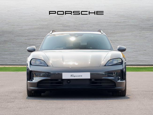 Porsche Taycan Photo 6