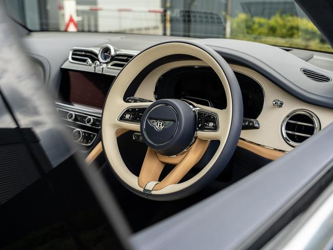 BENTLEY Bentayga  Photo 16