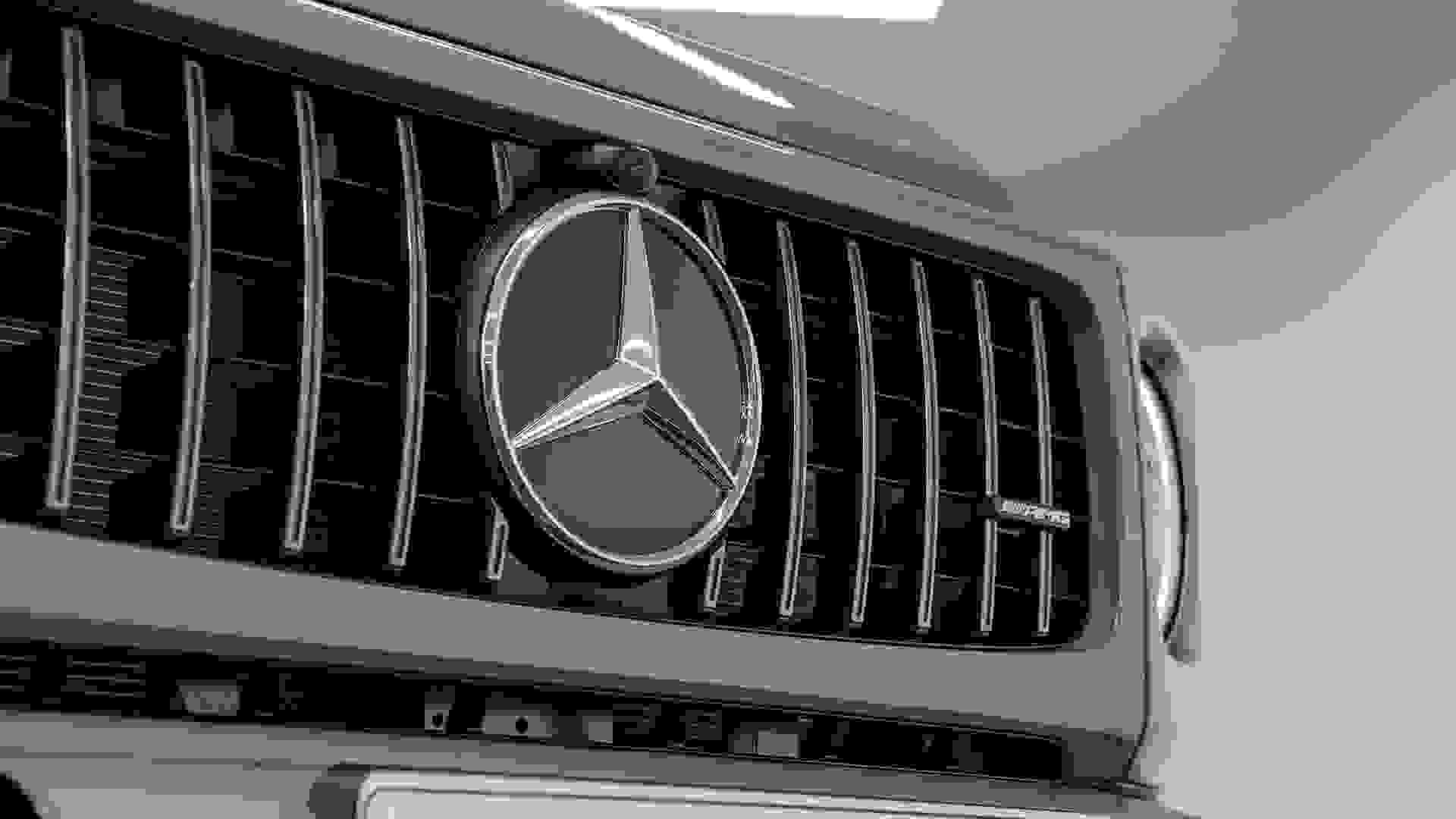 Mercedes-Benz G-CLASS Photo 13db95d0-51fb-4e5c-b073-c097229b38bd.jpg