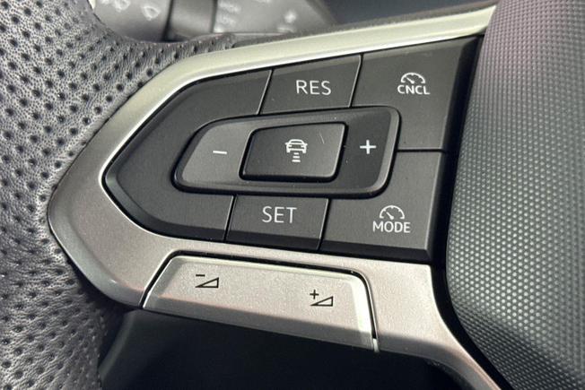 Volkswagen TAYRON Photo 16