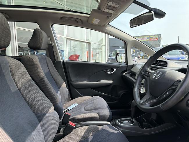 Honda Jazz Photo 13e42e5c-cc04-4e16-807f-753396497b5e.jpg