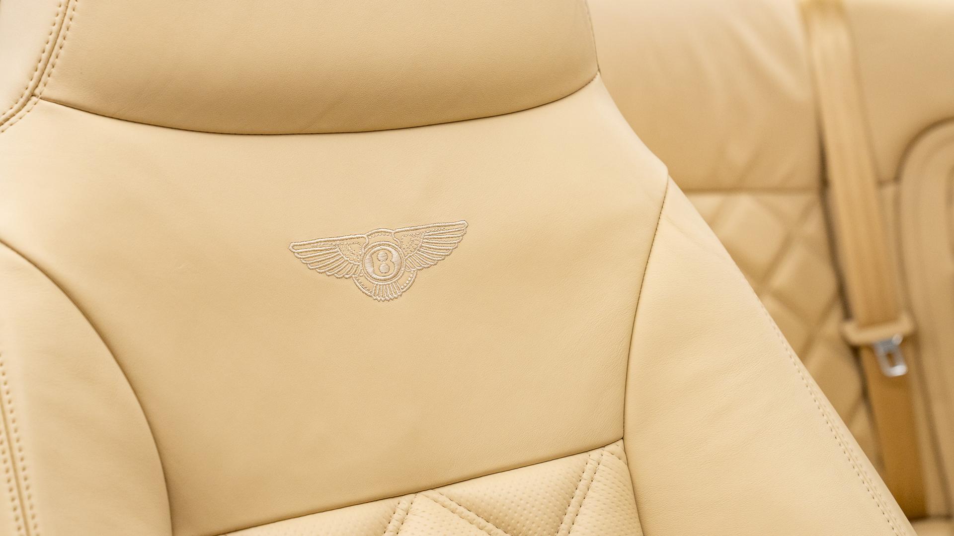 Bentley Azure T Photo 13eec139-169e-4877-b9a9-583eb6506f15.jpg