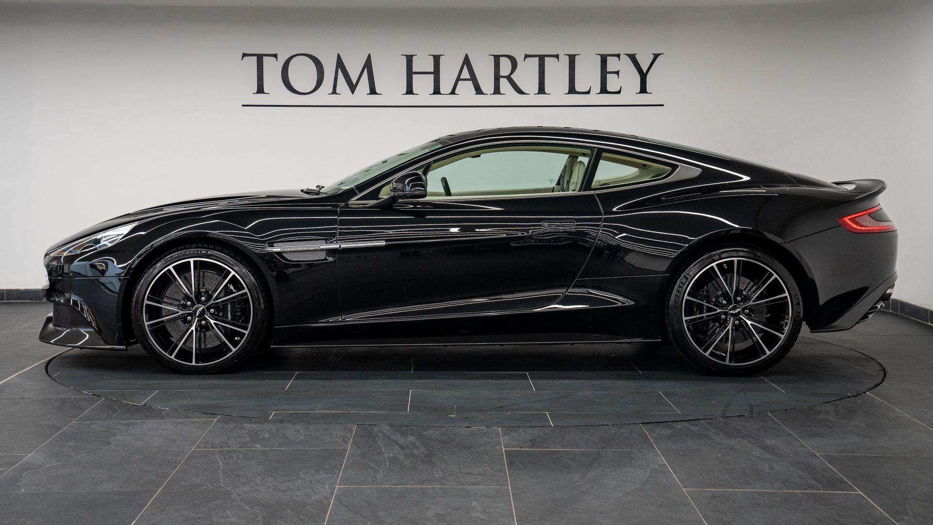 Aston Martin Vanquish Photo 14150e02-b221-4887-917b-b8888c800da1.jpg