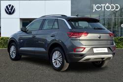 Volkswagen T-Roc Photo 3