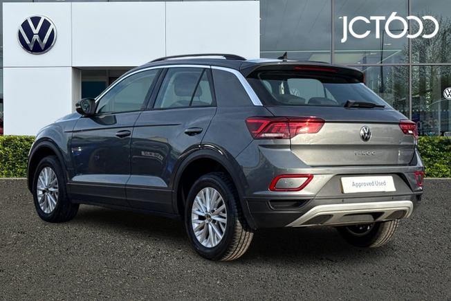 Volkswagen T-Roc Photo 3