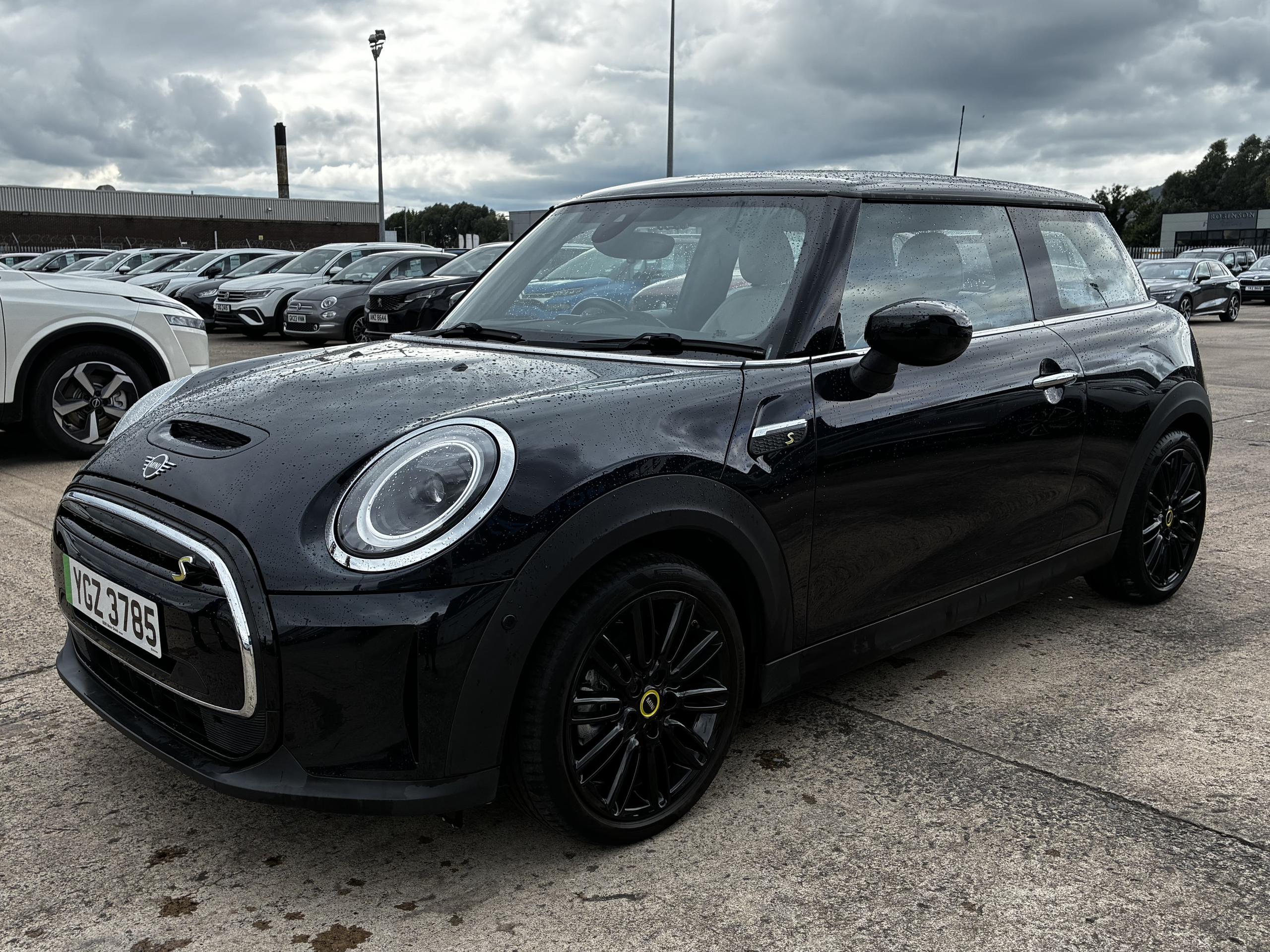 2022 MINI HATCHBACK 135kW Cooper S Level 3 33kWh 3dr Auto - vehicle photo 4 for sale on PureCar