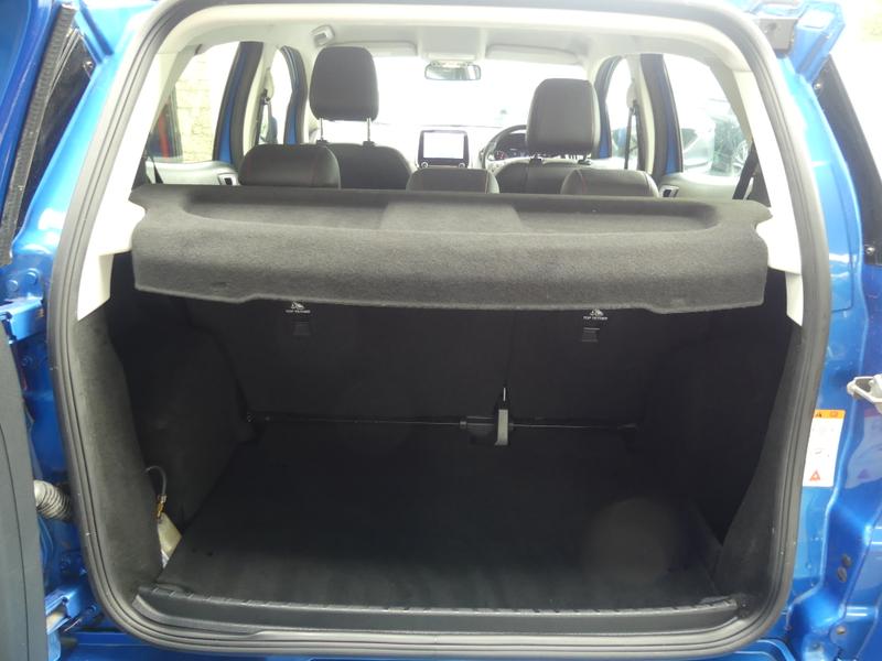 Ford EcoSport Photo 142bb3f2-3eae-4aaf-9672-73732b91b3ae.jpg