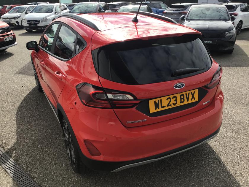 Ford Fiesta Photo 142f8ab9-540f-4a68-a673-b96d9ba2e2bd.jpg