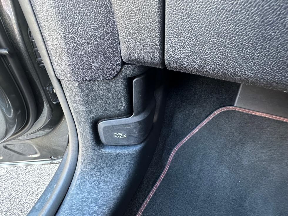 Ford Kuga Photo 1435c671-d4ba-47fe-bcef-b5d078f393d7.jpeg