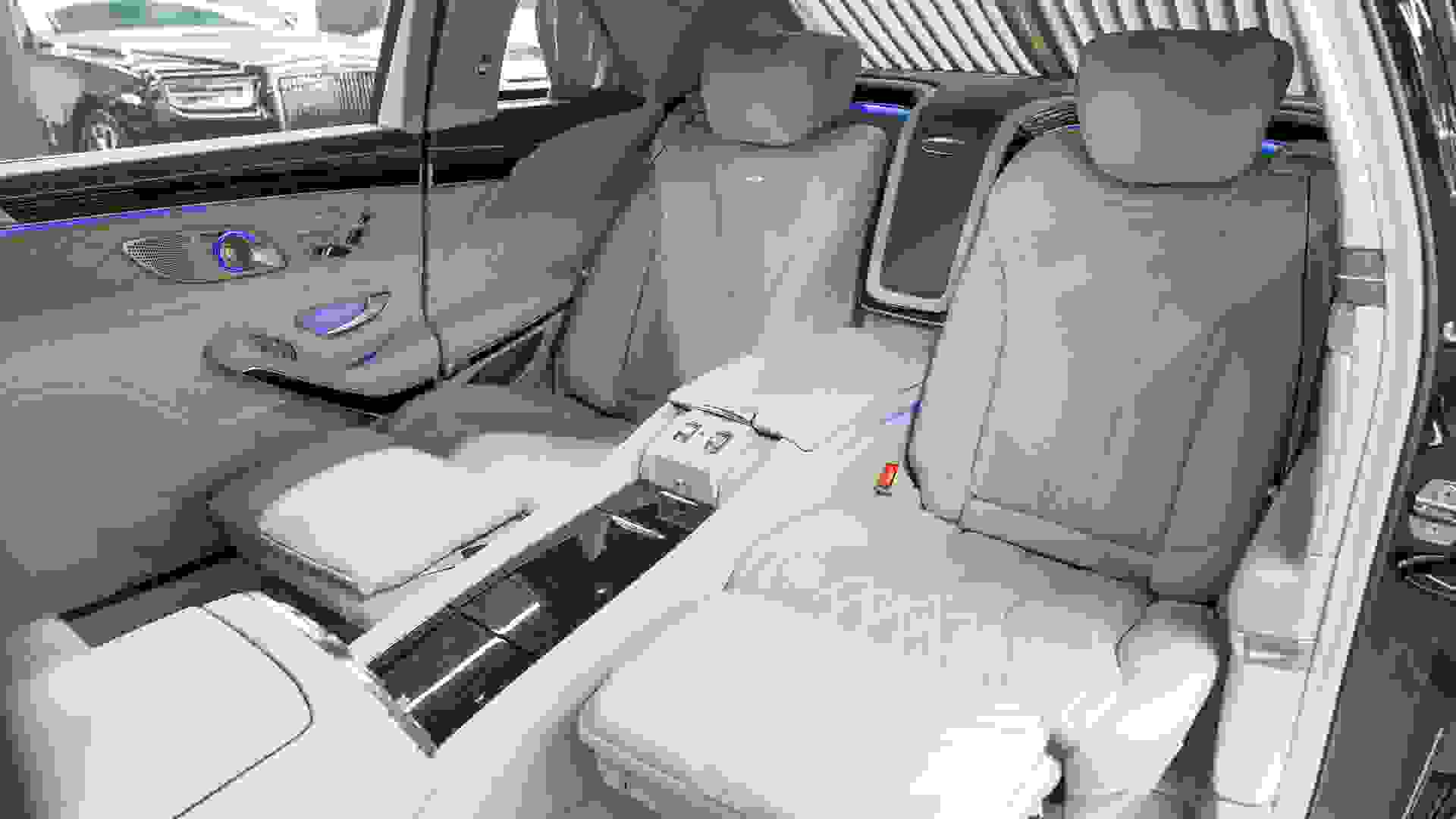 Mercedes-Benz Maybach S600 Photo 1439de6d-2370-4a20-9a36-86a74ae99f0b.jpg