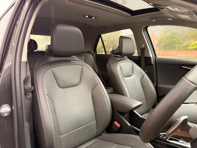 Kia Niro Photo 143f2431-dd96-4f07-b0ed-1960b25df684.jpg