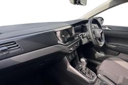 VOLKSWAGEN Taigo Photo 4