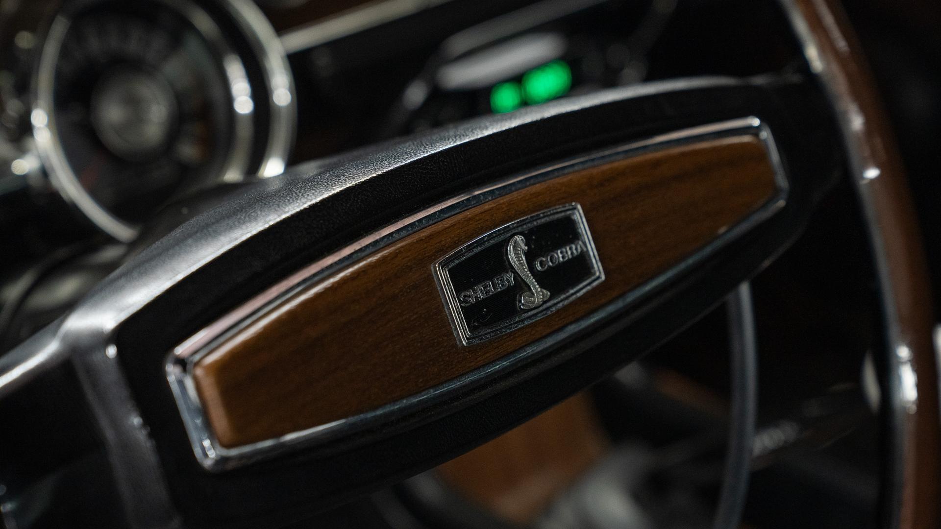 Ford Mustang Photo 1449b3a4-2284-4c12-8189-d95699630de7.jpg