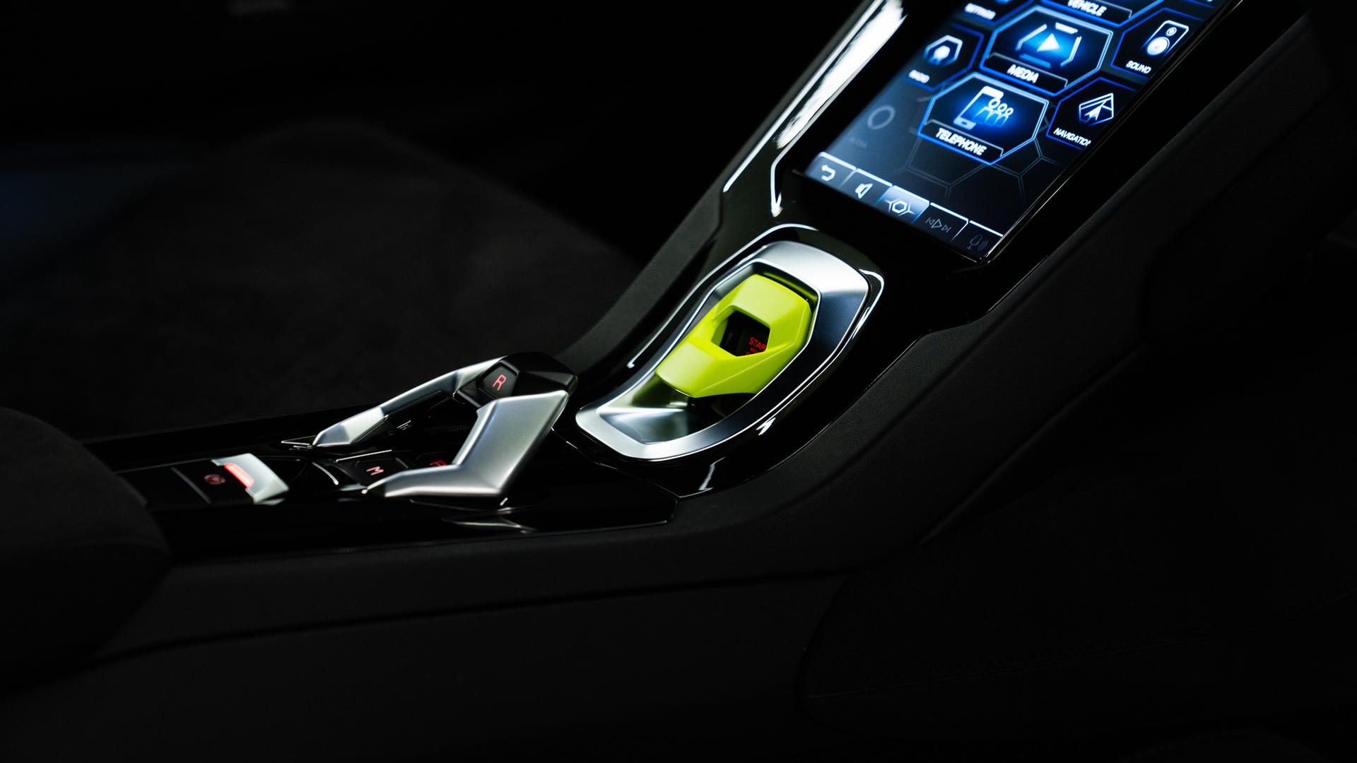 LAMBORGHINI Huracan Photo 1453e110-4e41-4b8f-b802-59959cfad69a.jpg