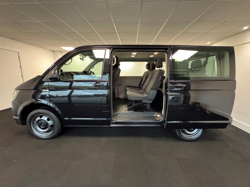 Volkswagen Transporter Shuttle Photo 147582ff-40a6-41d4-952d-5268b3200629.jpg