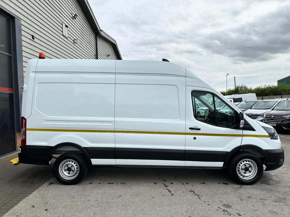 Ford Transit Photo 14760b0c-2596-4cdd-9c3d-60d1202bb9ac.jpg