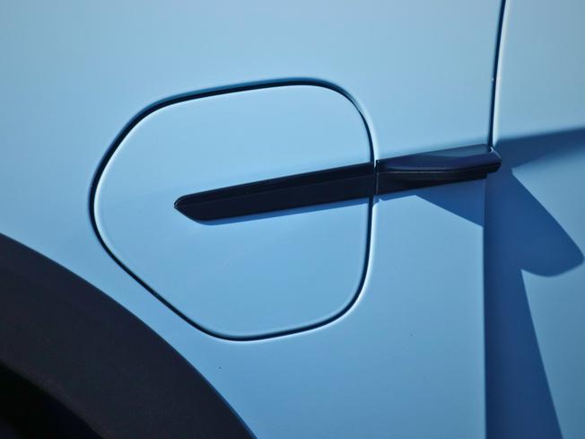 PORSCHE Taycan Photo 10