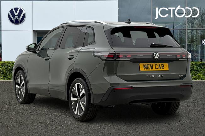 VOLKSWAGEN  Tiguan  Photo 3