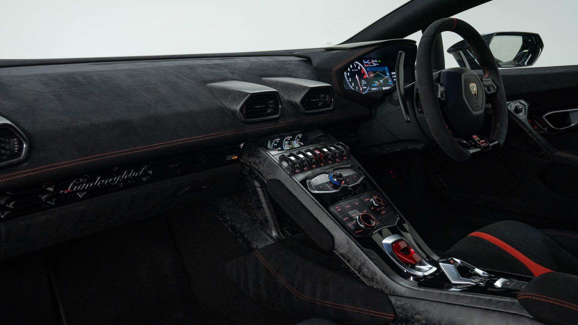 LAMBORGHINI Huracan Photo 14909e6a-5fb2-495b-bfb1-1c192ac51eb6.jpg