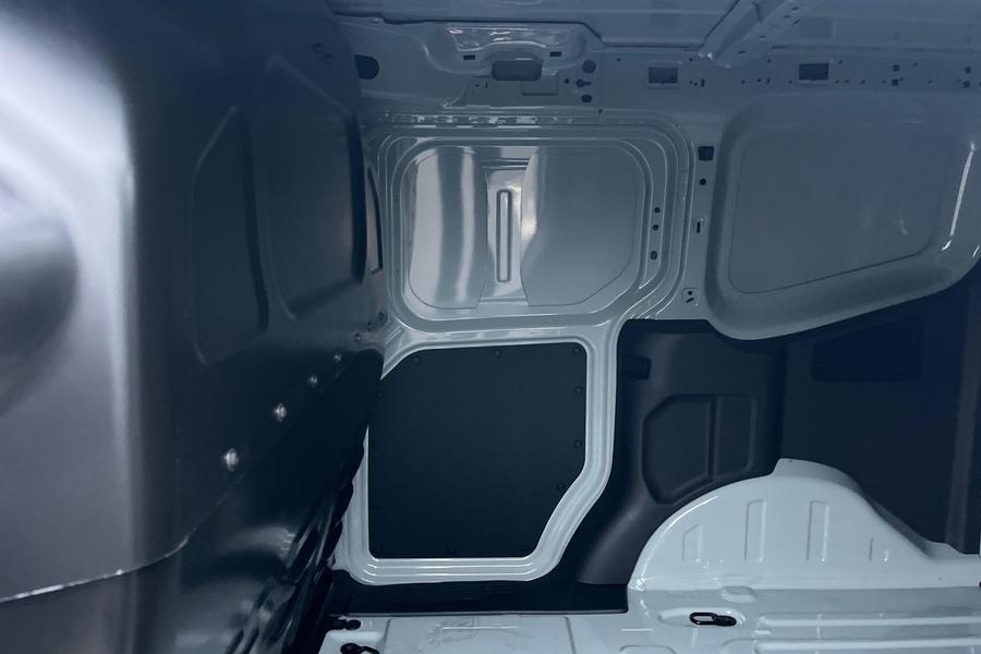 Ford TRANSIT COURIER Photo 149a041b-9558-48e4-b349-311161dc5474.jpg