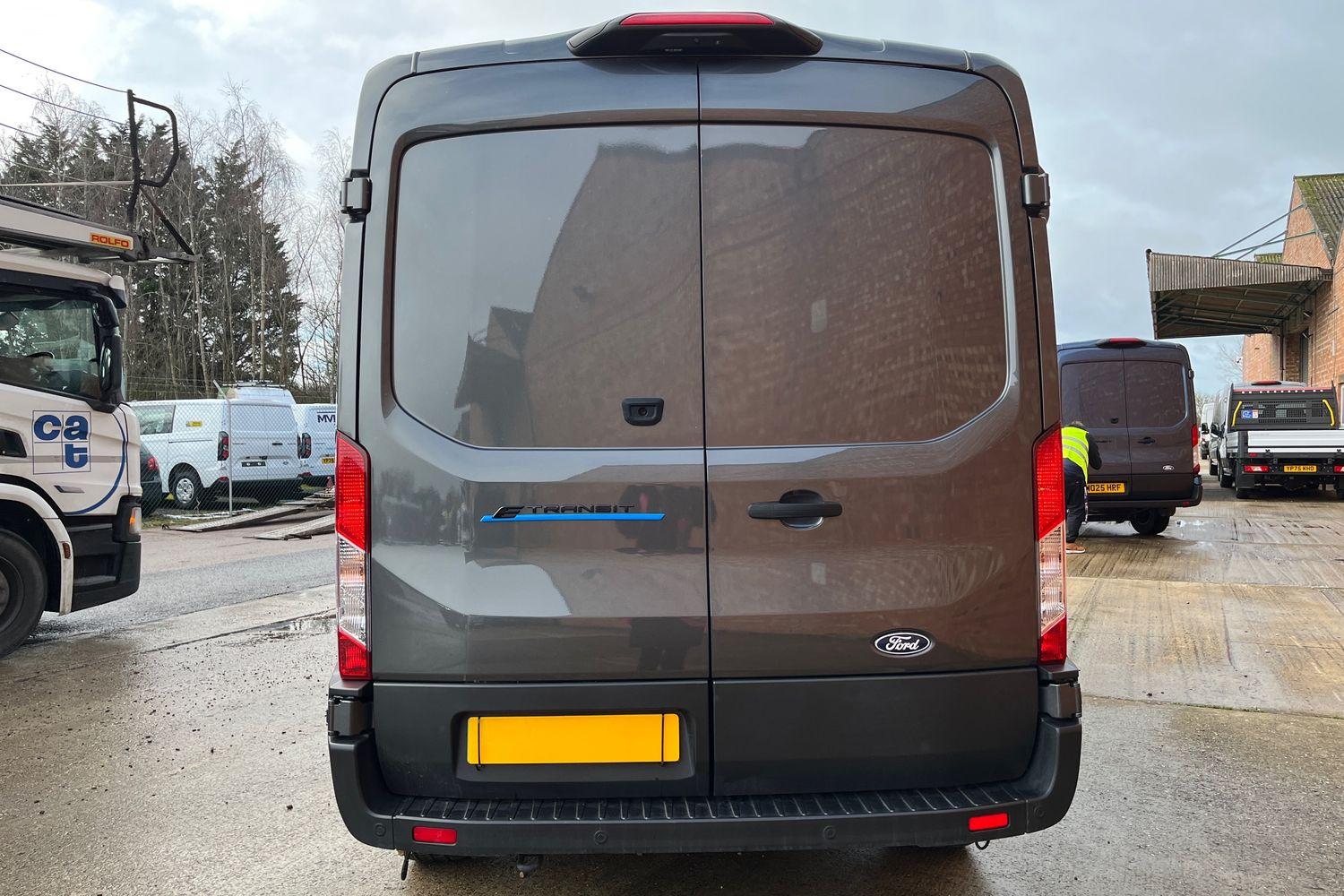 Ford E-TRANSIT Photo 12