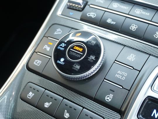 Hyundai Santa Fe Photo 14a211f4-eee8-4e96-894e-e80d87081ebd.jpg