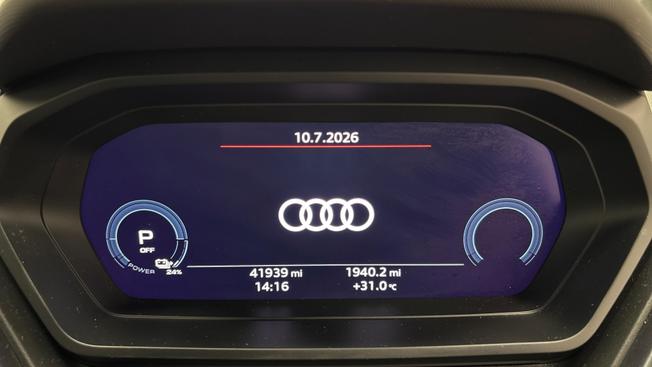 AUDI Q4 e-tron Photo 6
