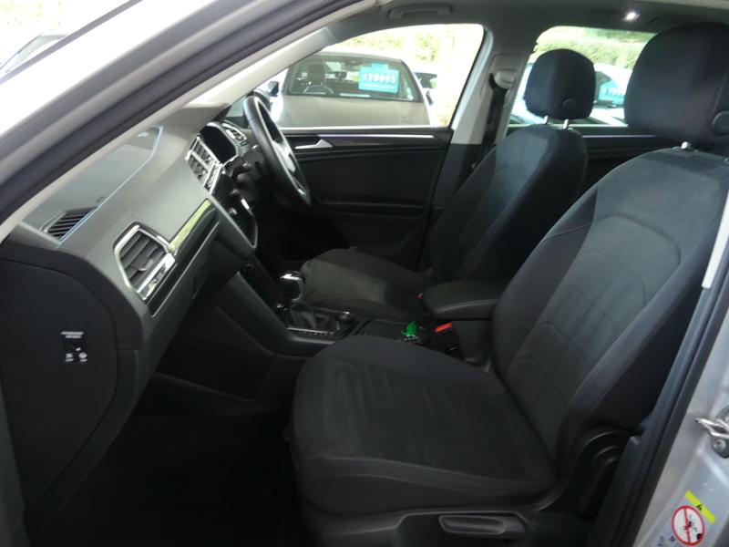 Volkswagen Tiguan Photo 14acc98a-d4b1-4449-94ce-47b6d9d71bd7.jpg